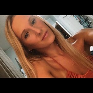 Meet your Posher, Elisa